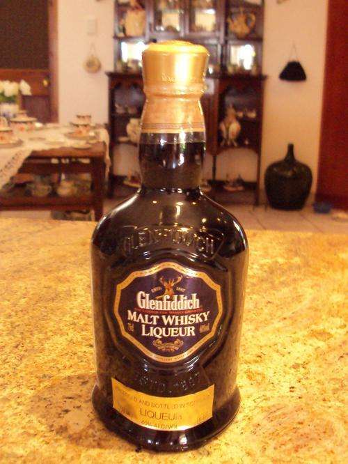 A VERY RARE BOTTLE OF GLENFIDDICH MALT WHISKY LIQUEUR